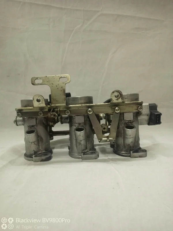 Rampe injection oeillet de gaz TRIUMPH TIGER 955i de 2001