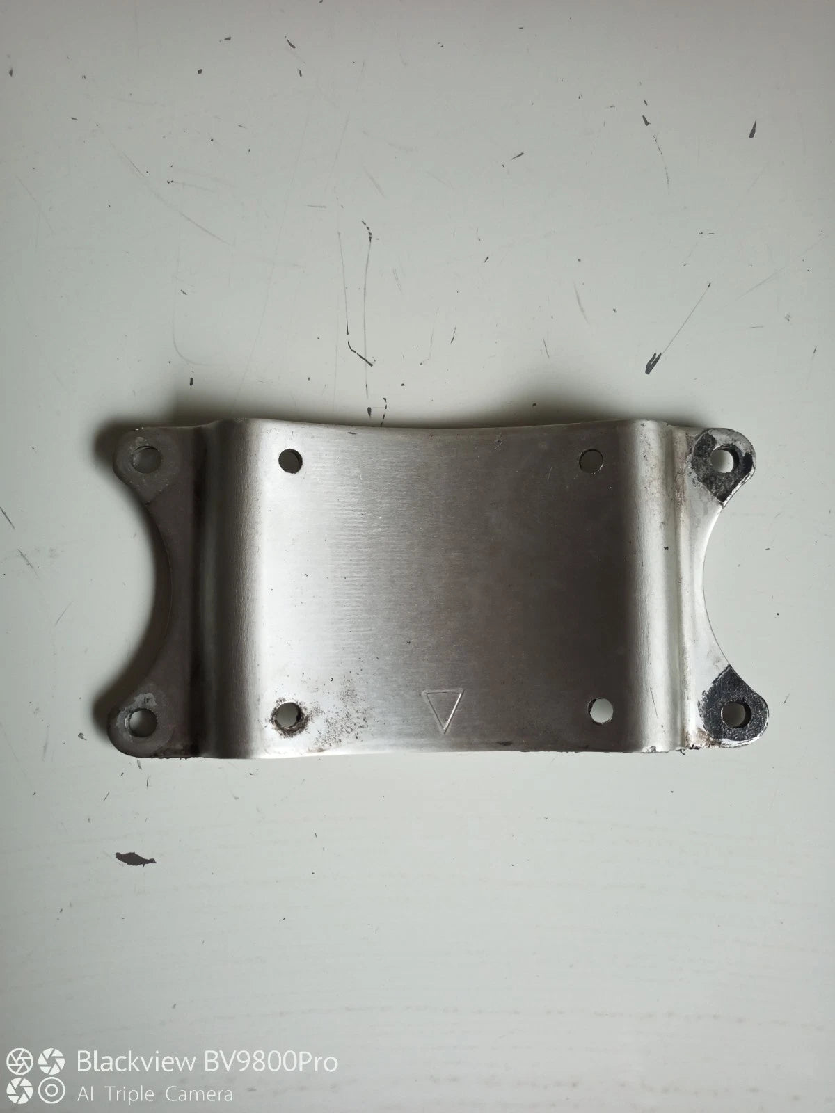 Platine fixation garde boue avant SUZUKI BANDIT 600 de 1998