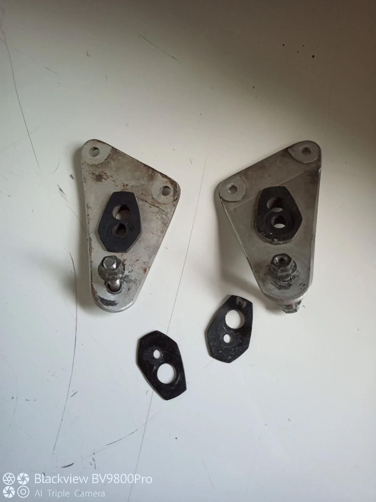 Platine fixation optique de phare rond SUZUKI BANDIT 1200 de 2002