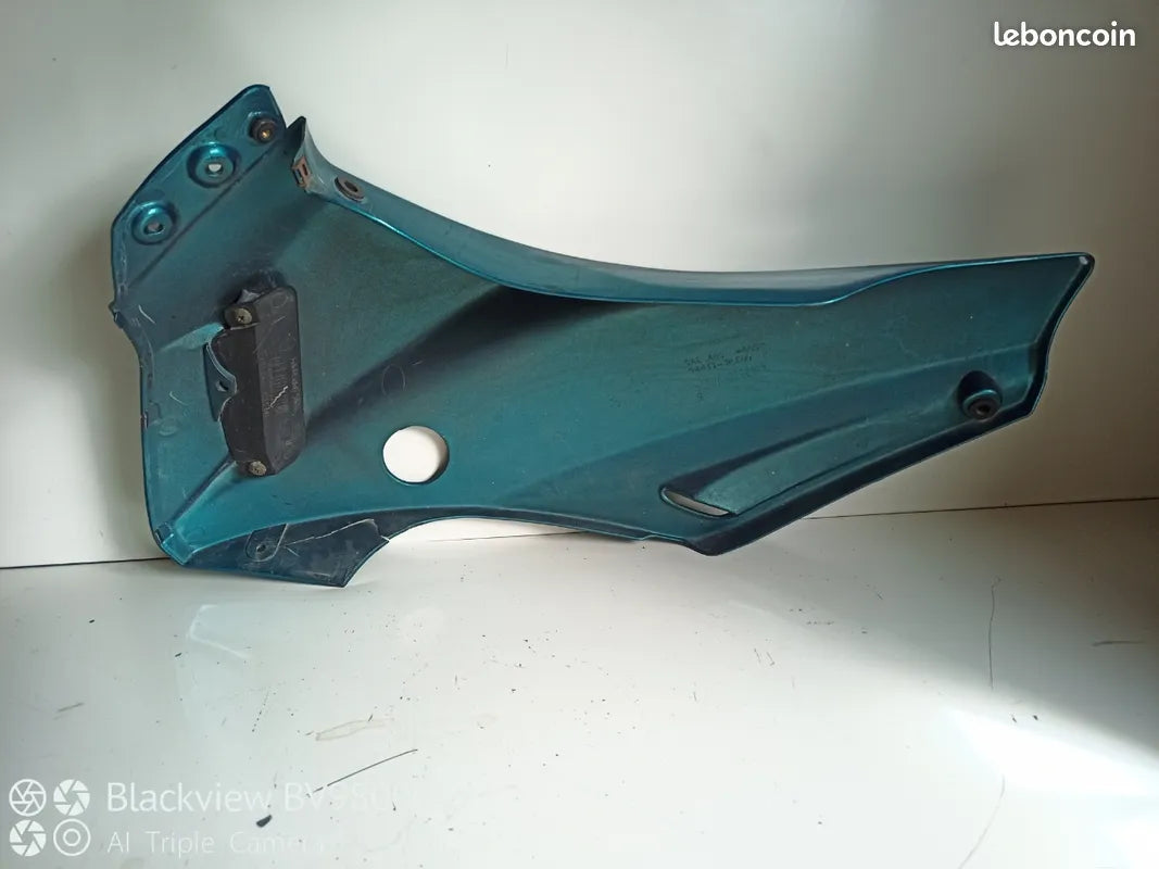 Carénage avant droit SUZUKI BANDIT 600 S 1999