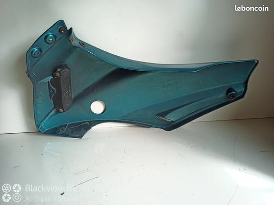 Carénage avant droit SUZUKI BANDIT 600 S 1999