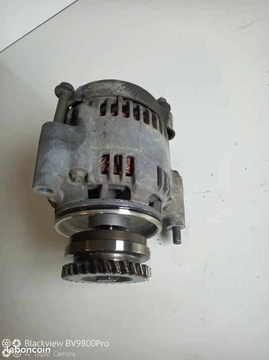 Alternateur SUZUKI BANDIT 600 S de 2000