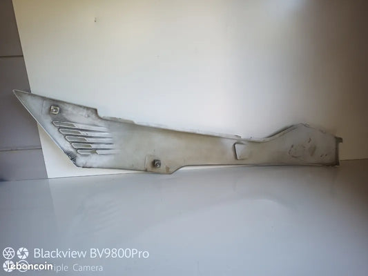 Carénage arrière droit YAMAHA FZ750 de 1989