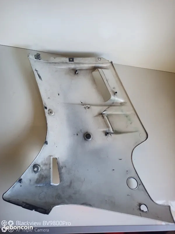 Carénage avant droit YAMAHA FZ750 GENESIS de 1989
