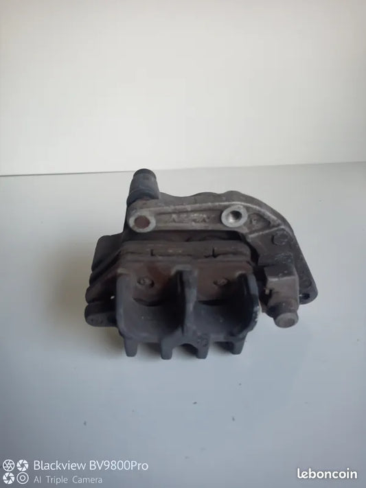 Etrier de frein avant droit HONDA HORNET 600 de 1998
