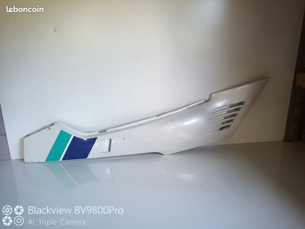 Carénage arrière droit YAMAHA FZ750 de 1989