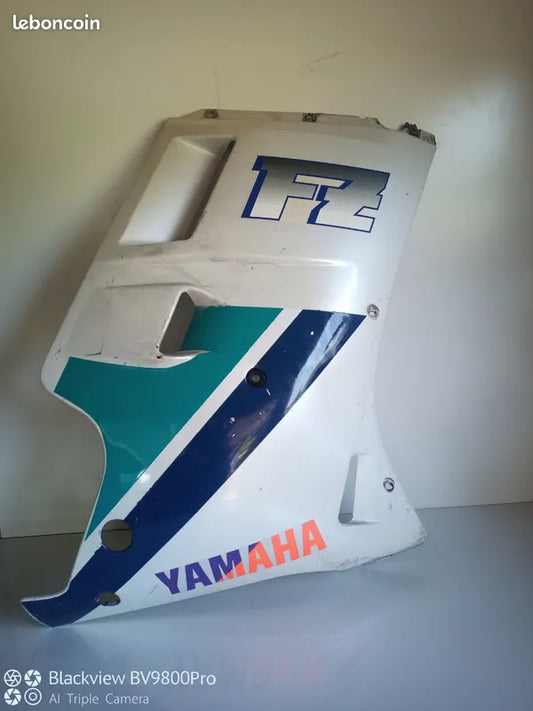Carénage avant droit YAMAHA FZ750 GENESIS de 1989