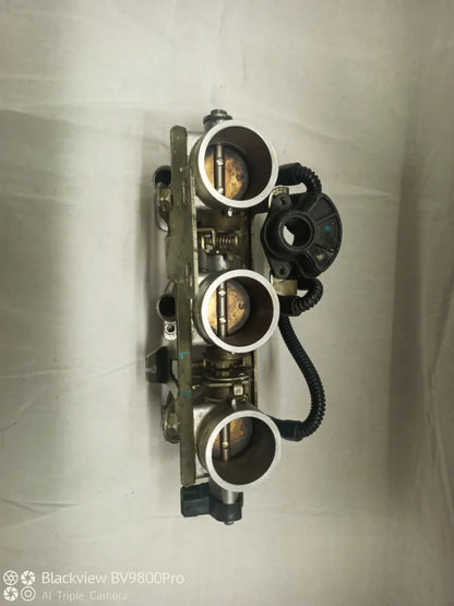Rampe injection oeillet de gaz TRIUMPH TIGER 955i de 2001