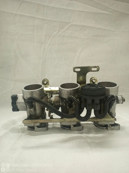 Rampe injection oeillet de gaz TRIUMPH TIGER 955i de 2001