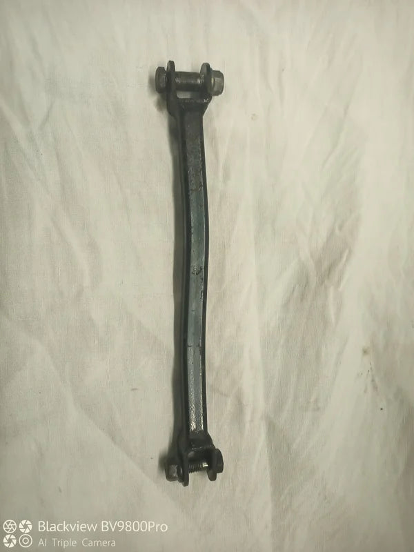 Barre fixation étrier de frein arrière SUZUKI BANDIT 600 de 1996