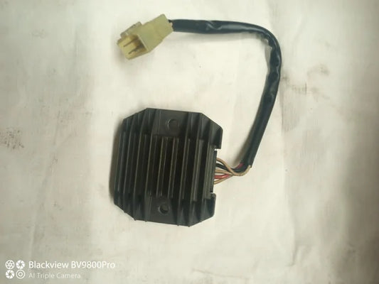 Régulateur de tension YAMAHA FZS FAZER 600 de 2003