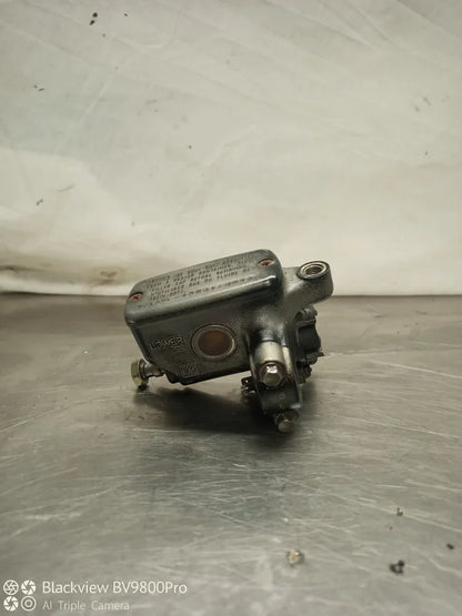 Maitre cylindre de frein avant HONDA HORNET 600 de 1998