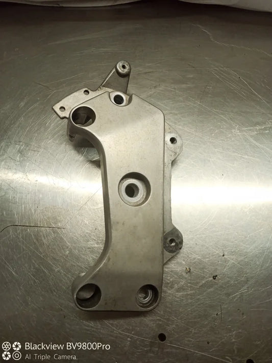 Platine support repose pieds latéral gauche HONDA HORNET 600 de 1998