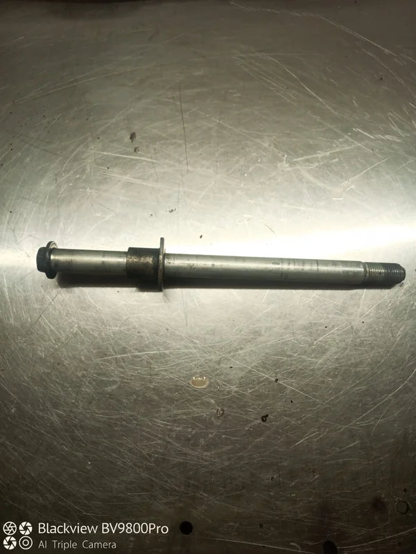 Axe de roue avant SUZUKI SV650N de 2000