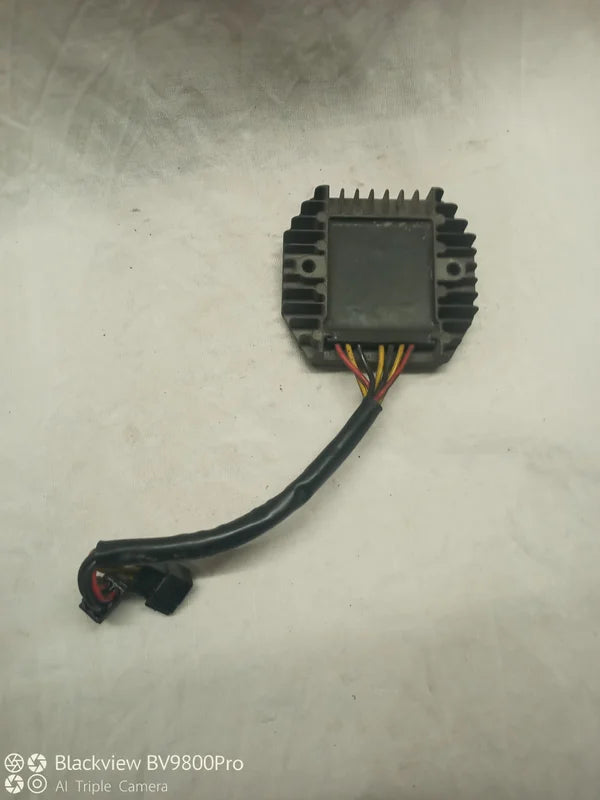 Régulateur de tension TRIUMPH TIGER 955i de 2001