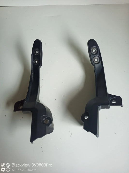 Support carénage tête de phare YAMAHA FZS FAZER 600 de 1999