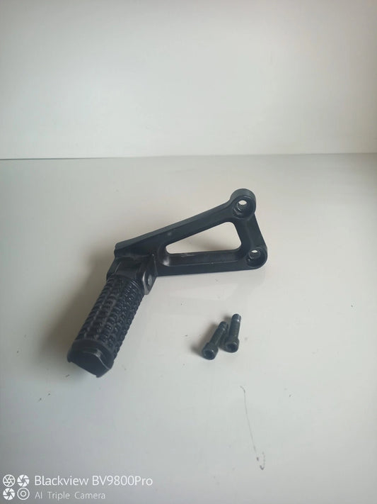 Platine repose pieds passager droit MASAI 50 de 2015