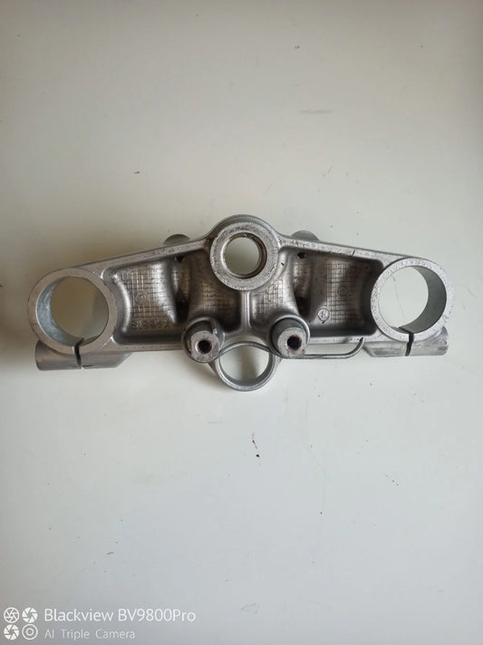 Té de fourche supérieur SUZUKI BANDIT 600 S de 2000