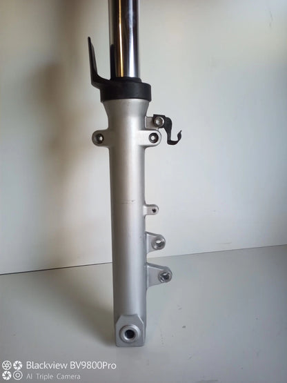 Tube de fourche gauche SUZUKI BANDIT 600 S de 2000