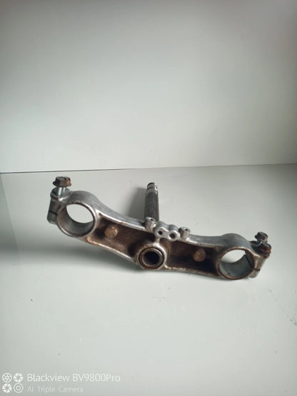 Té de fourche inférieur SUZUKI BANDIT 600 S de 2000