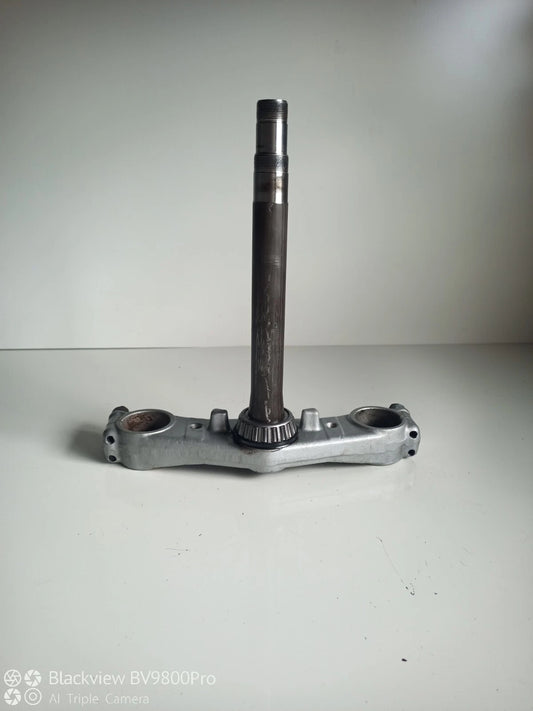 Té de fourche inférieur SUZUKI BANDIT 600 S de 2000