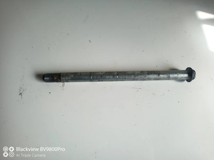 Axe de roue avant SUZUKI BANDIT 600 S de 2000
