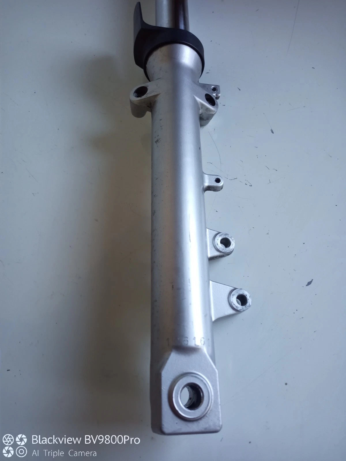 Tube de fourche gauche SUZUKI BANDIT 600 S de 2001