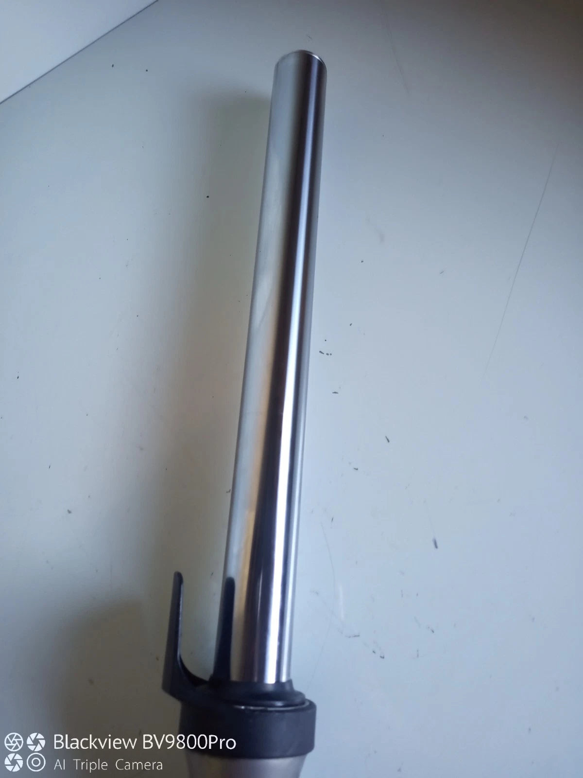 Tube de fourche gauche SUZUKI BANDIT 600 S de 2001