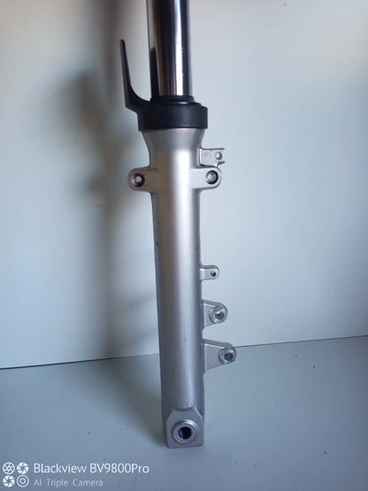 Tube de fourche gauche SUZUKI BANDIT 600 S de 2001