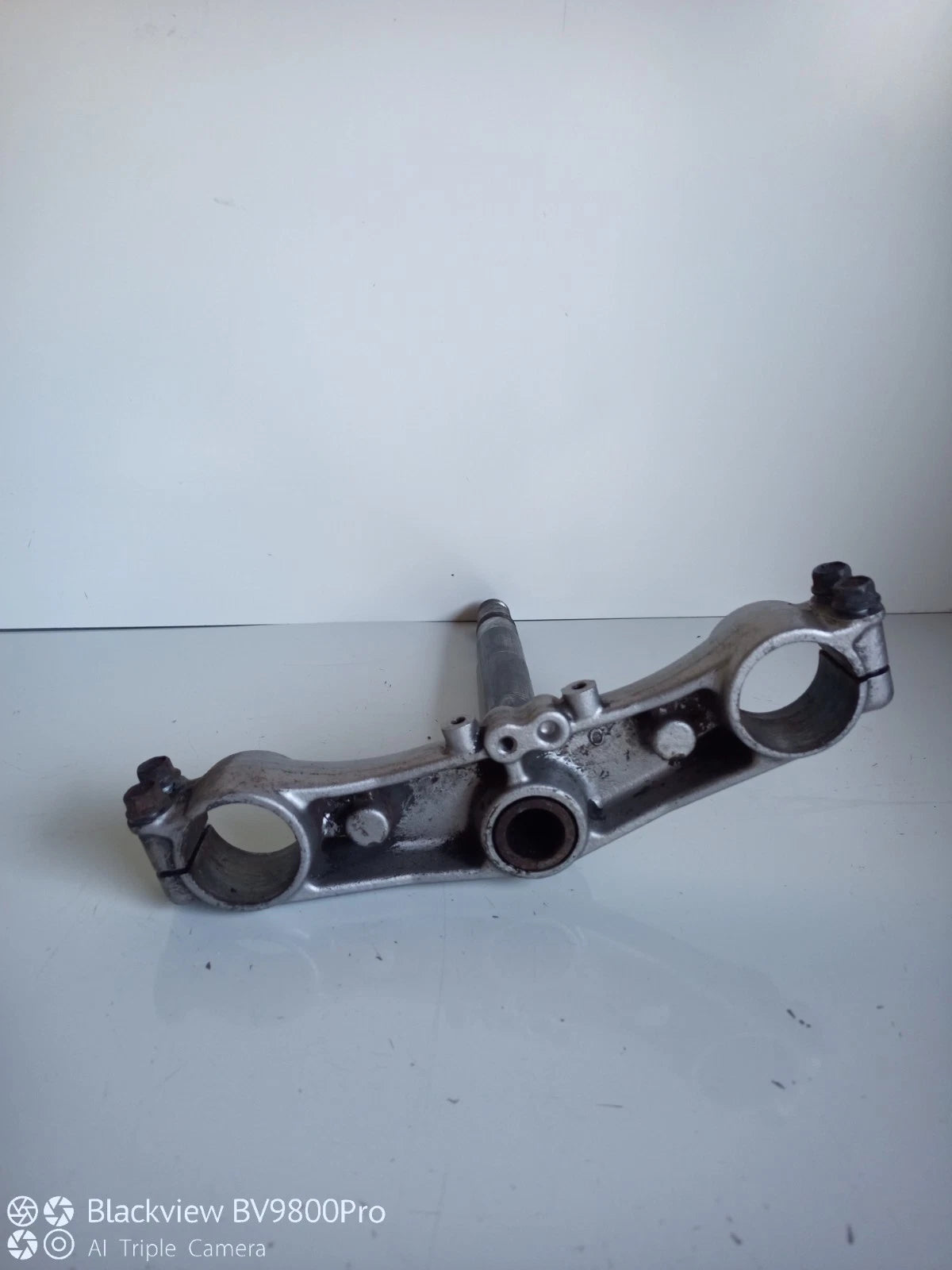 Té de fourche inférieur SUZUKI BANDIT 600 S de 2001