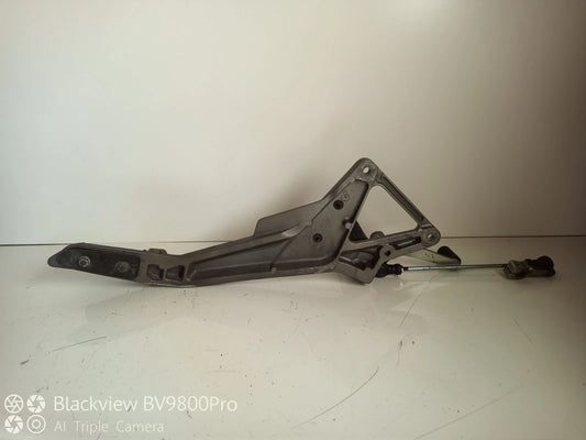 Platine repose pieds gauche HONDA HORNET 600 de 2003
