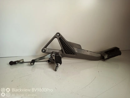 Platine repose pieds gauche HONDA HORNET 600 de 2003