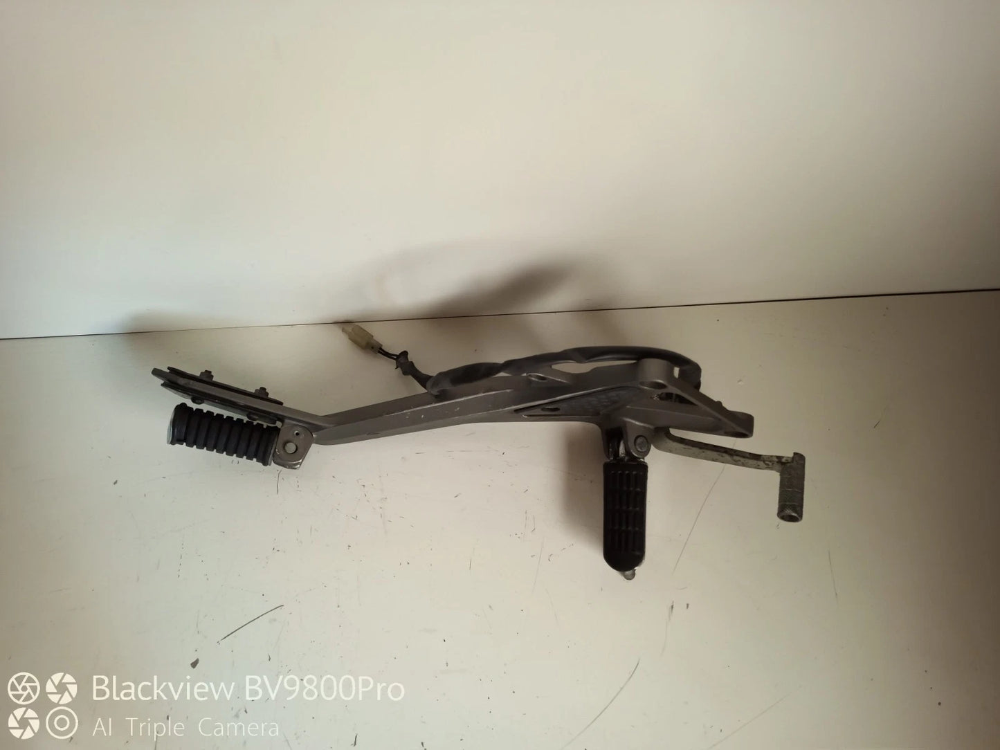Platine repose pieds droit HONDA HORNET 600 de 2003