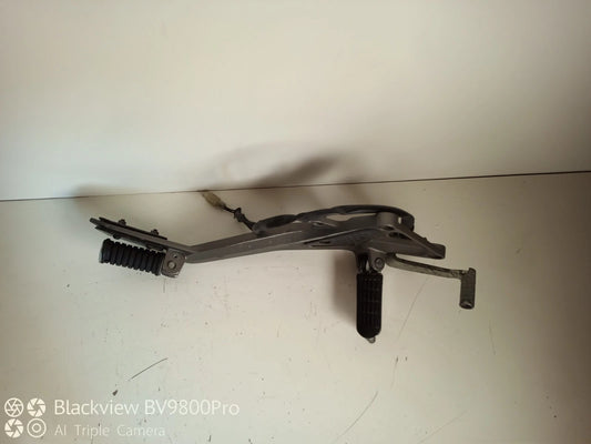 Platine repose pieds droit HONDA HORNET 600 de 2003