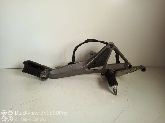 Platine repose pieds droit HONDA HORNET 600 de 2003