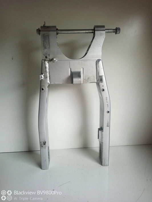 Bras oscillant HONDA HORNET 600 de 2003