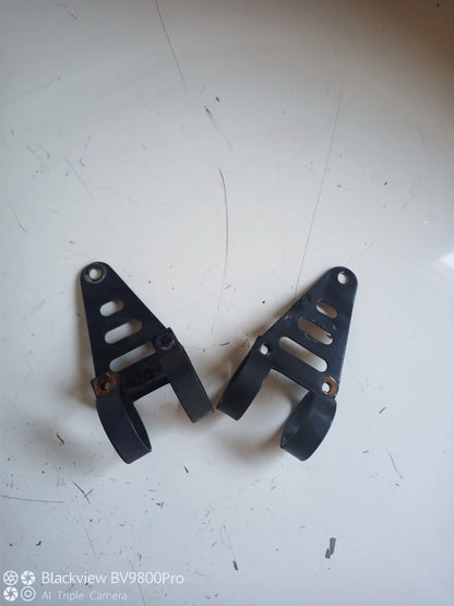 Patte de fixation optique de phare avant HONDA HORNET 600 de 2003