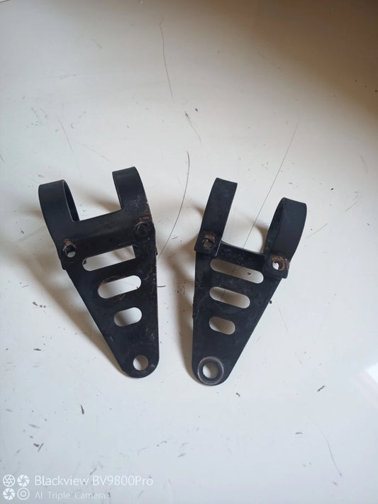 Patte de fixation optique de phare avant HONDA HORNET 600 de 2003