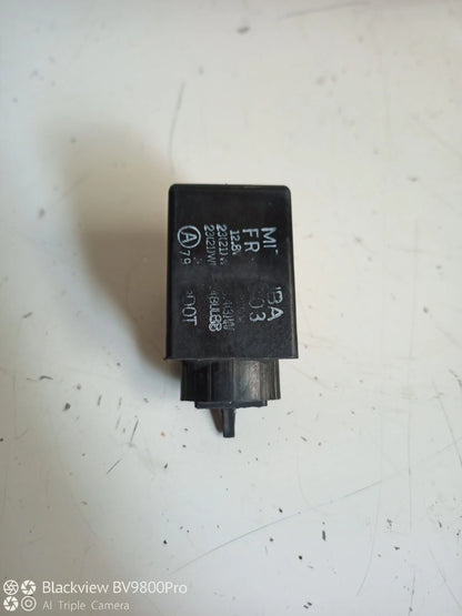 Relais clignotant HONDA HORNET 600 de 2003