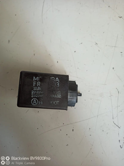 Relais clignotant HONDA HORNET 600 de 2003