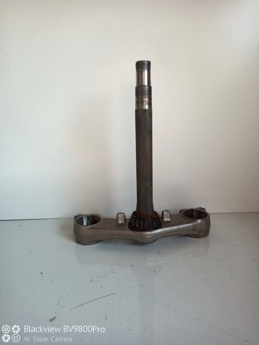 Té de fourche inférieur SUZUKI BANDIT 600 S de 1999