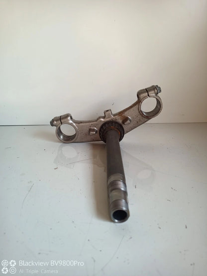 Té de fourche inférieur SUZUKI BANDIT 600 S de 1999