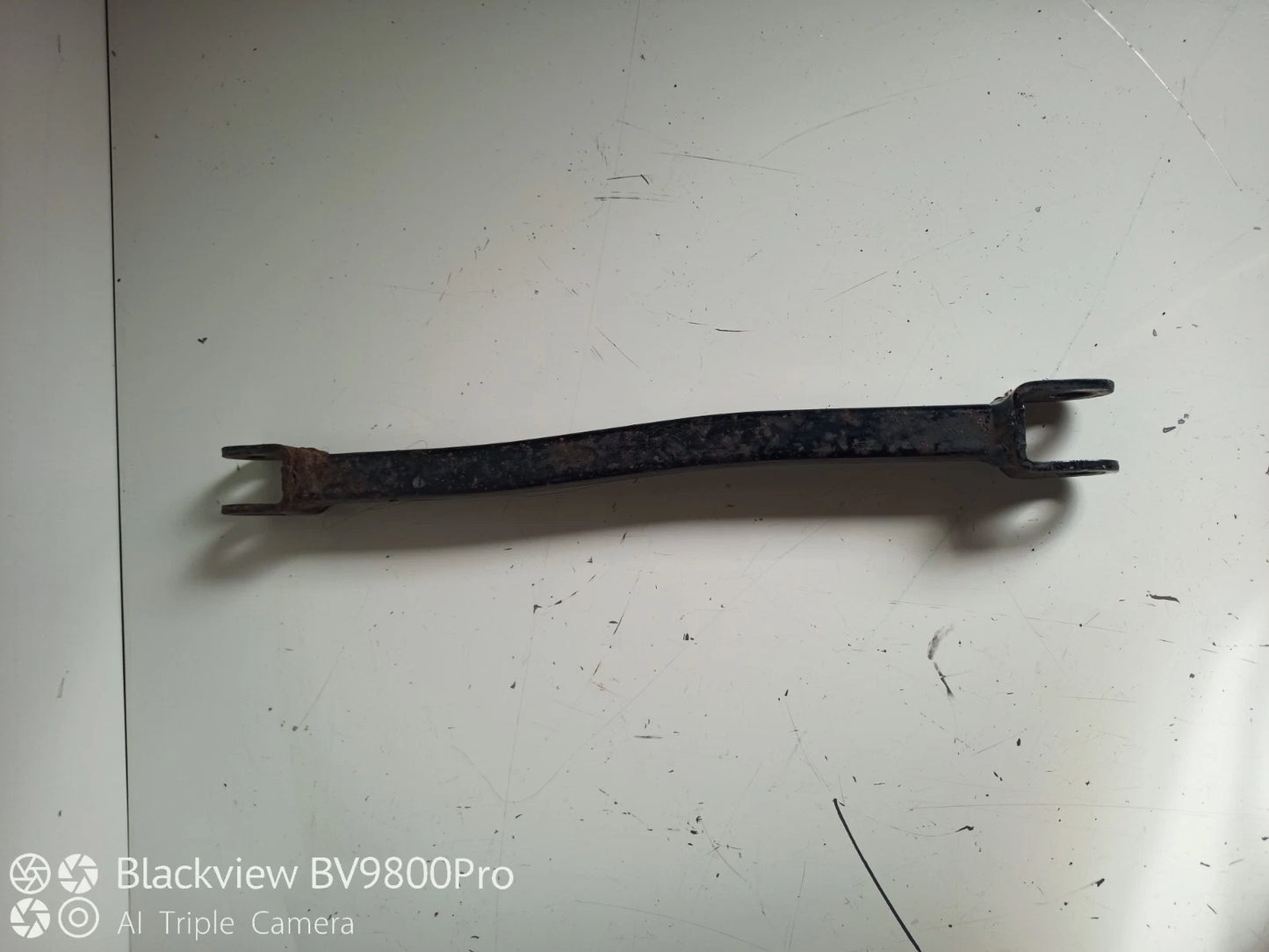 Barre fixation étrier de frein arrière SUZUKI BANDIT 600 S de 1999