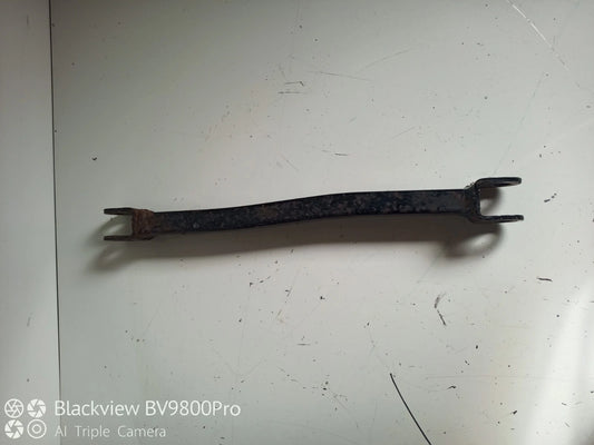 Barre fixation étrier de frein arrière SUZUKI BANDIT 600 S de 1999
