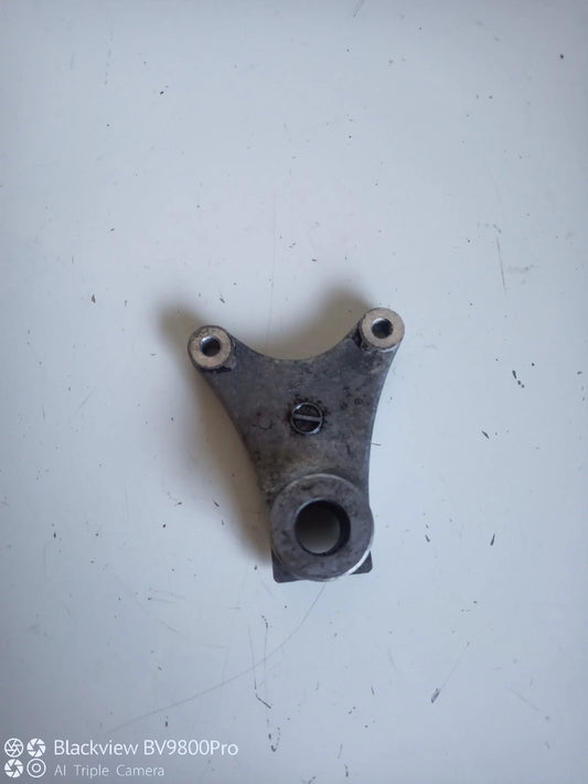 Support étrier de frein arrière SUZUKI BANDIT 600 de 2001