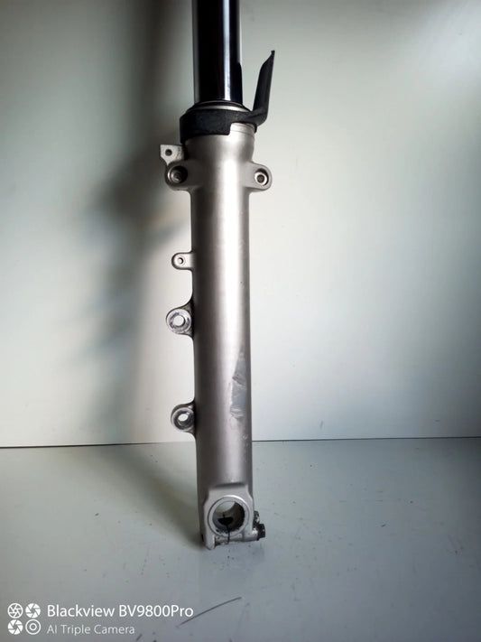 Tube de fourche droit SUZUKI BANDIT 1200 de 2002