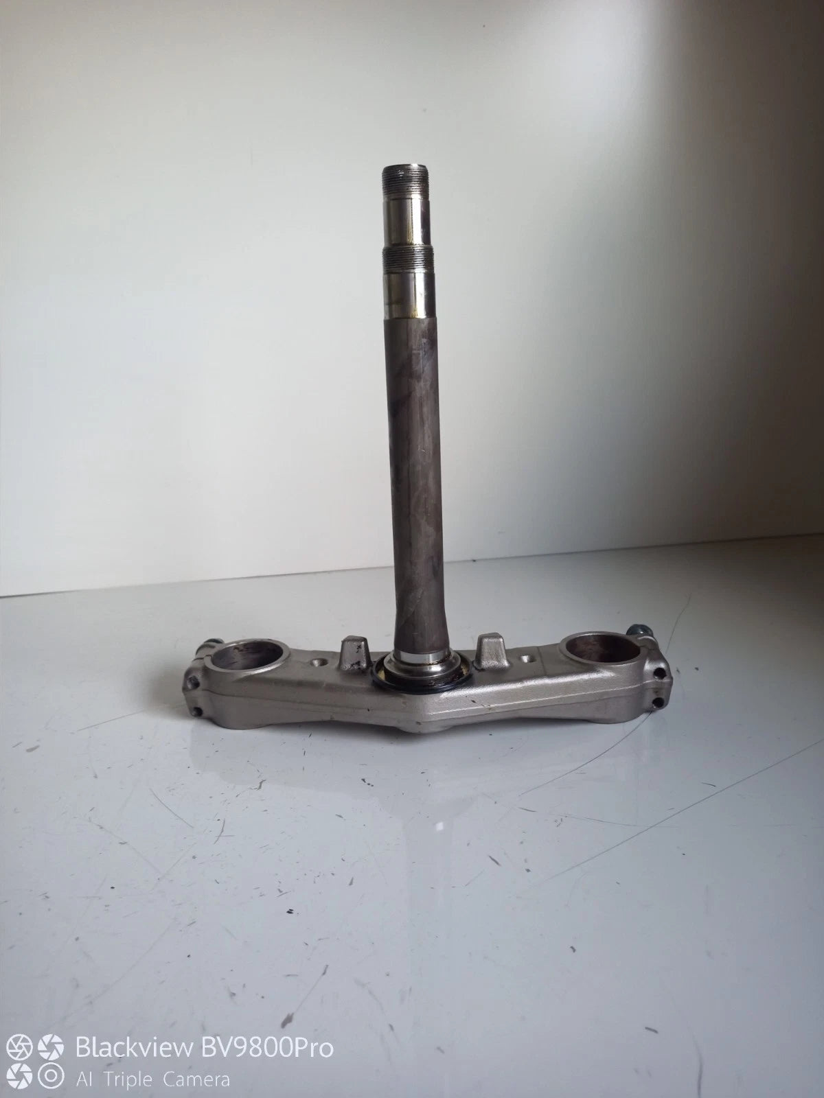 Té de fourche inférieur SUZUKI BANDIT 600 S de 2001