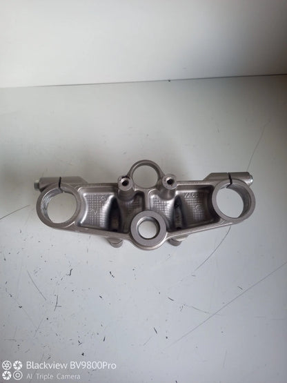 Té de fourche supérieur SUZUKI BANDIT 600 S de 2001