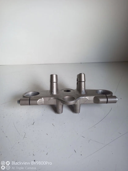 Té de fourche supérieur SUZUKI BANDIT 600 S de 2001