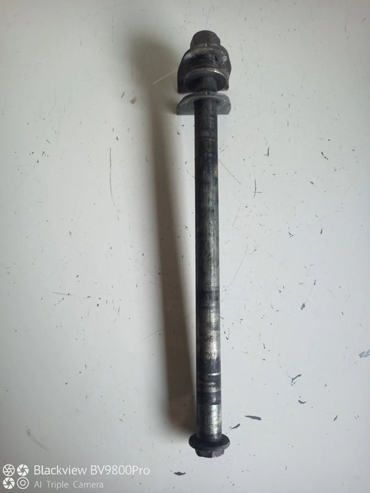 Axe de roue arrière SUZUKI BANDIT 600 de 1998